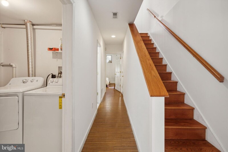 Primary Photo - 2007 Carpenter St