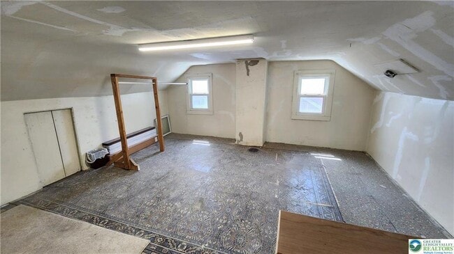 Building Photo - 324 Walnut St