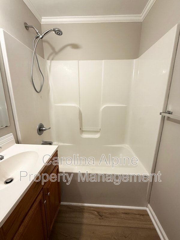 Building Photo - 409 S Merritt Ave