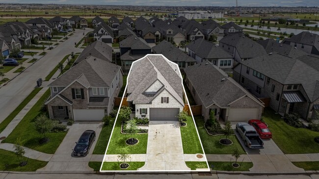 Building Photo - 905 Crystal Bnd Ln