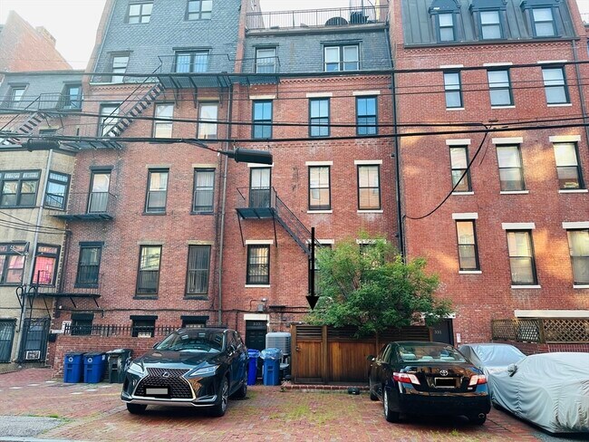 Building Photo - 333 Beacon St