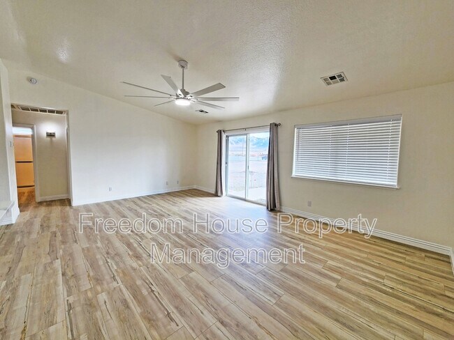 Building Photo - 3741 Malibou Ave