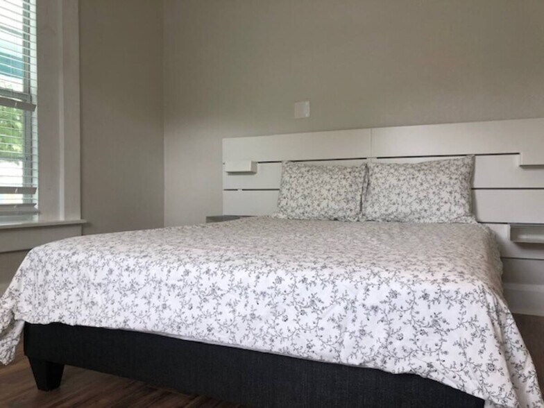 Building Photo - 3515 N 10th St