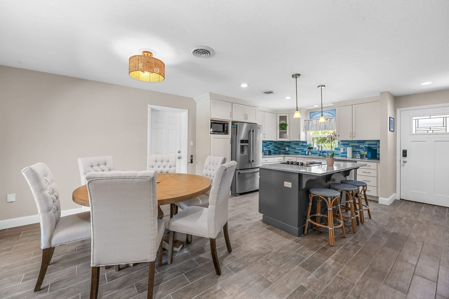 Building Photo - 128 Martin St