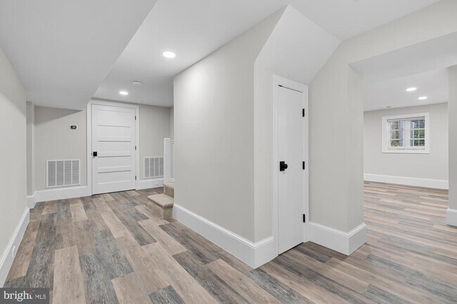 Building Photo - 4201 Bradley Ln