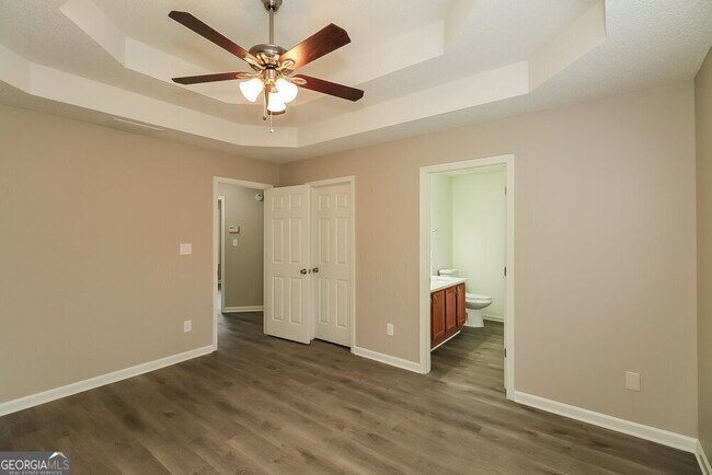 Building Photo - 10990 Knotty Pine Pl