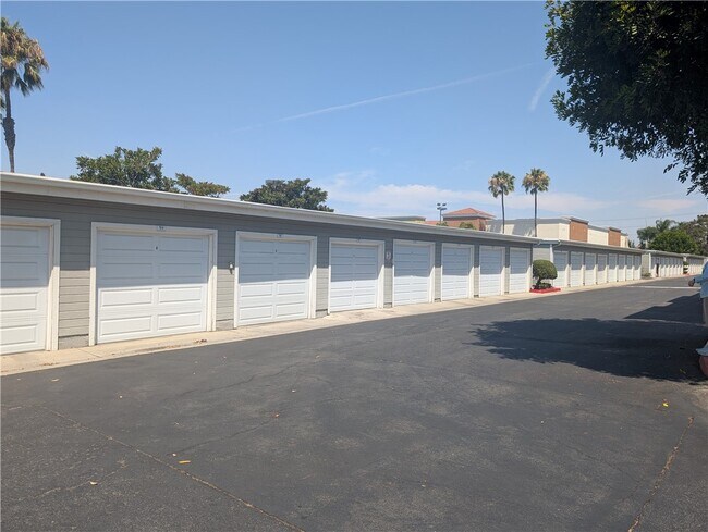 Building Photo - 3500 S Greenville St