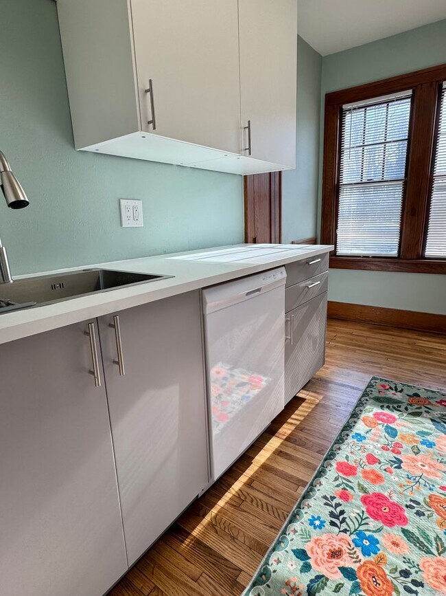 Building Photo - Charming 4-Bedroom Home in Private Setting