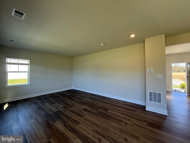 Building Photo - 1670 Lake Placid Dr