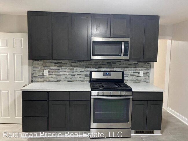 Building Photo - 3 br, 2 bath House - 280 Davenport Ave