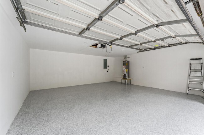 Building Photo - 10714 Deerwood Rd