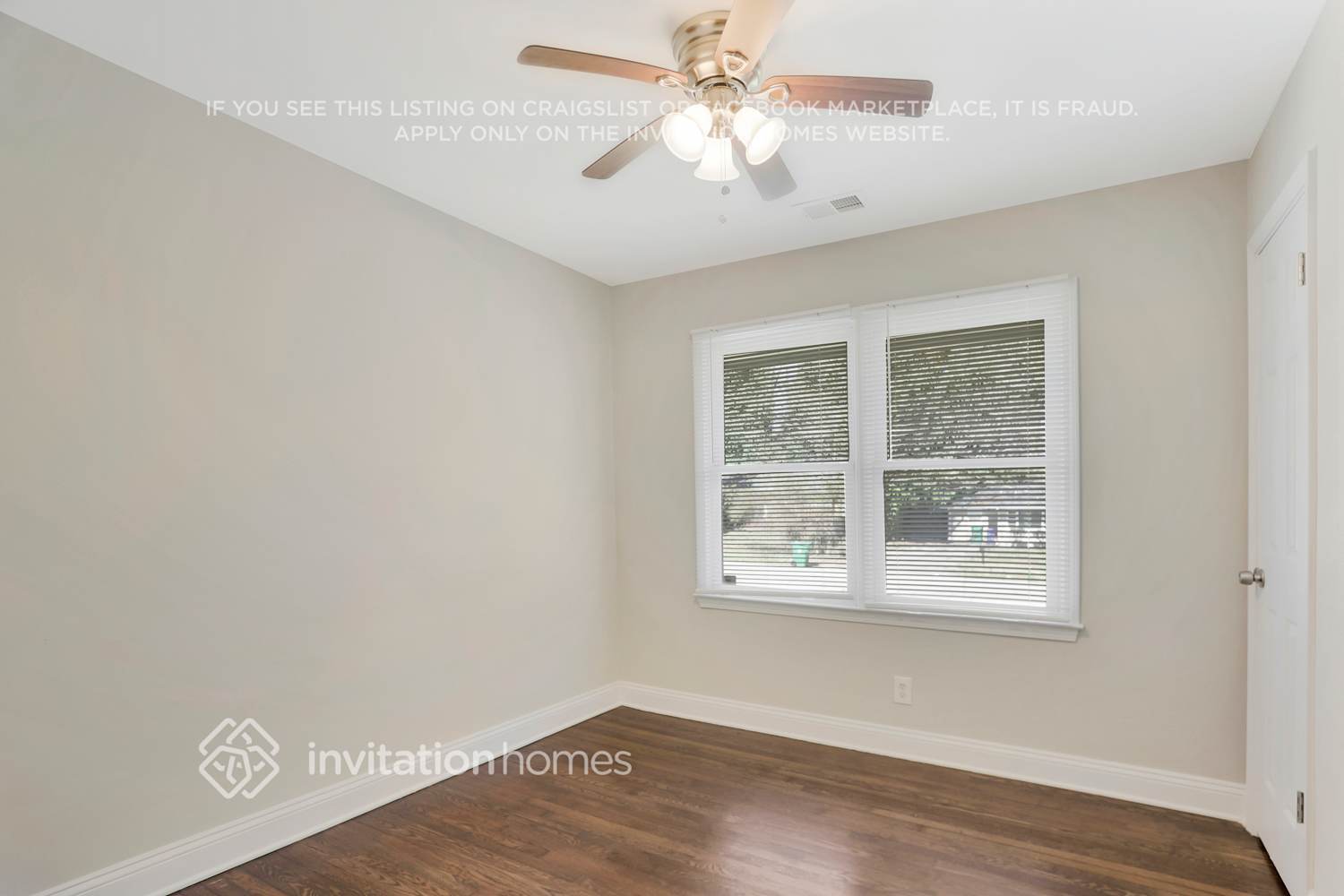 Building Photo - 2805 Mitchell Dr