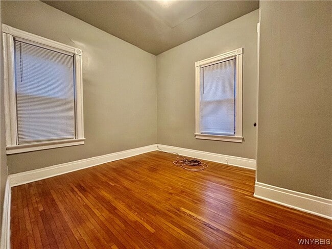 Building Photo - 123 Highland Ave