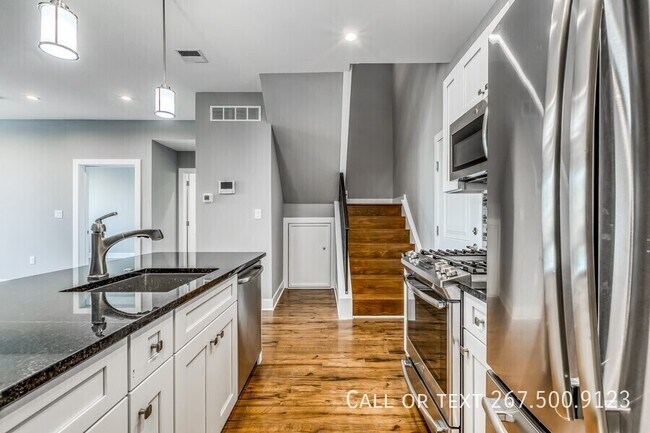 Building Photo - 330 Cambridge St