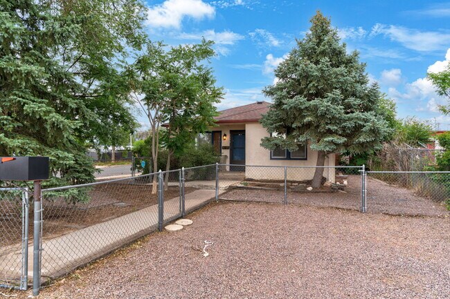 Building Photo - 2625 Gunnison St