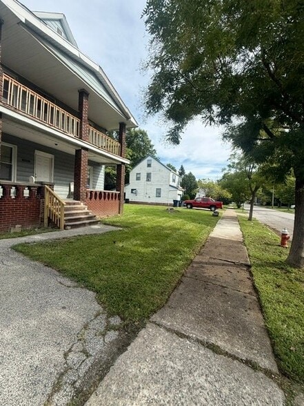 Building Photo - 15521 Kipling Ave