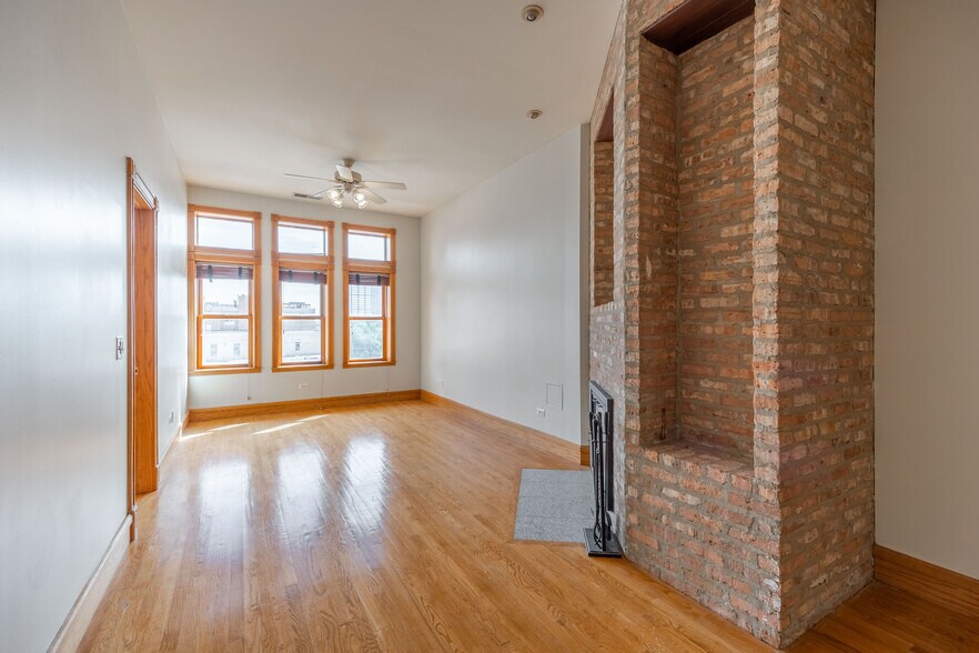 Building Photo - 1162 W Grand Ave