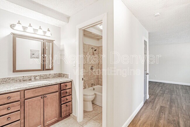 Building Photo - 2882 W Eliot Cir