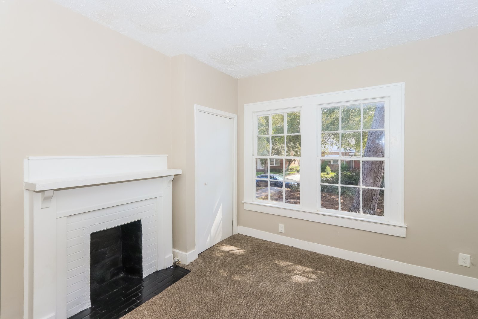 Building Photo - 1369 Winton Ave