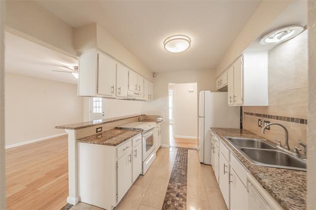 Building Photo - 3812 Indian Wells Dr