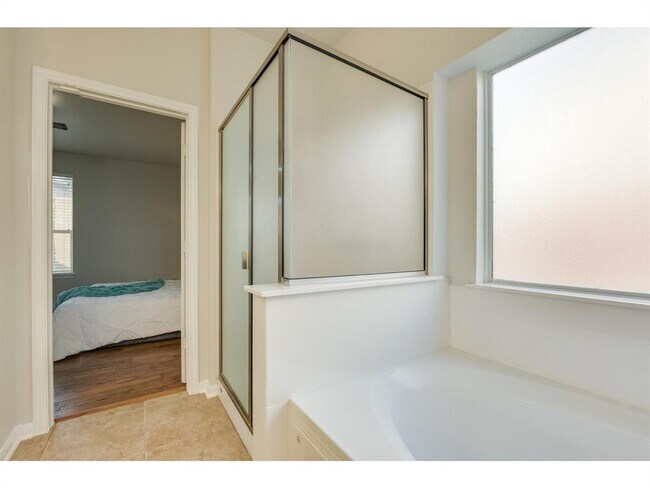 Building Photo - 12012 Bryony Dr