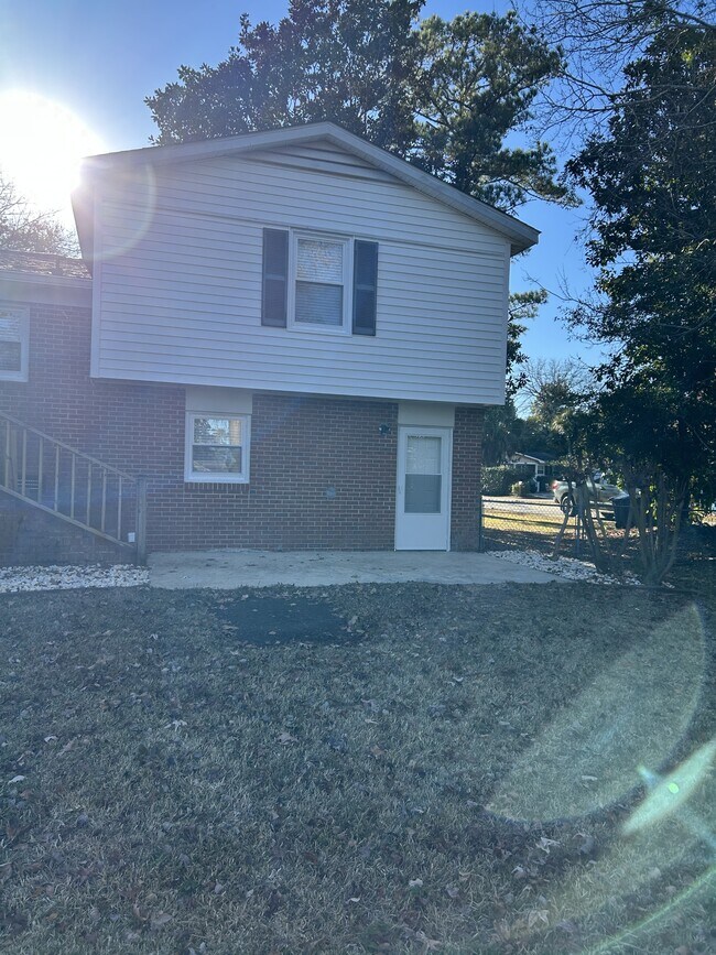 Building Photo - 702 62nd Ave N