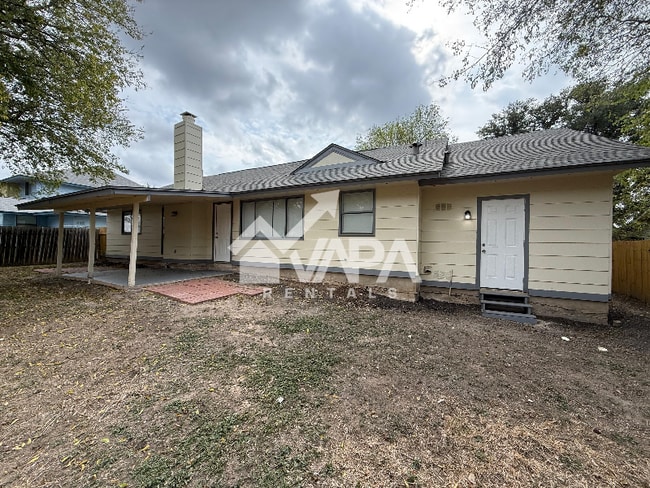 Building Photo - 6735 Stone Lake Dr