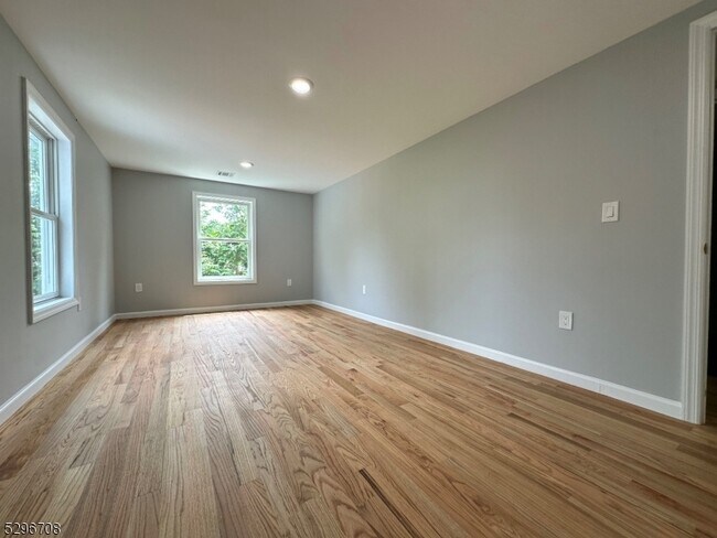 Building Photo - 26 Belmont Ave