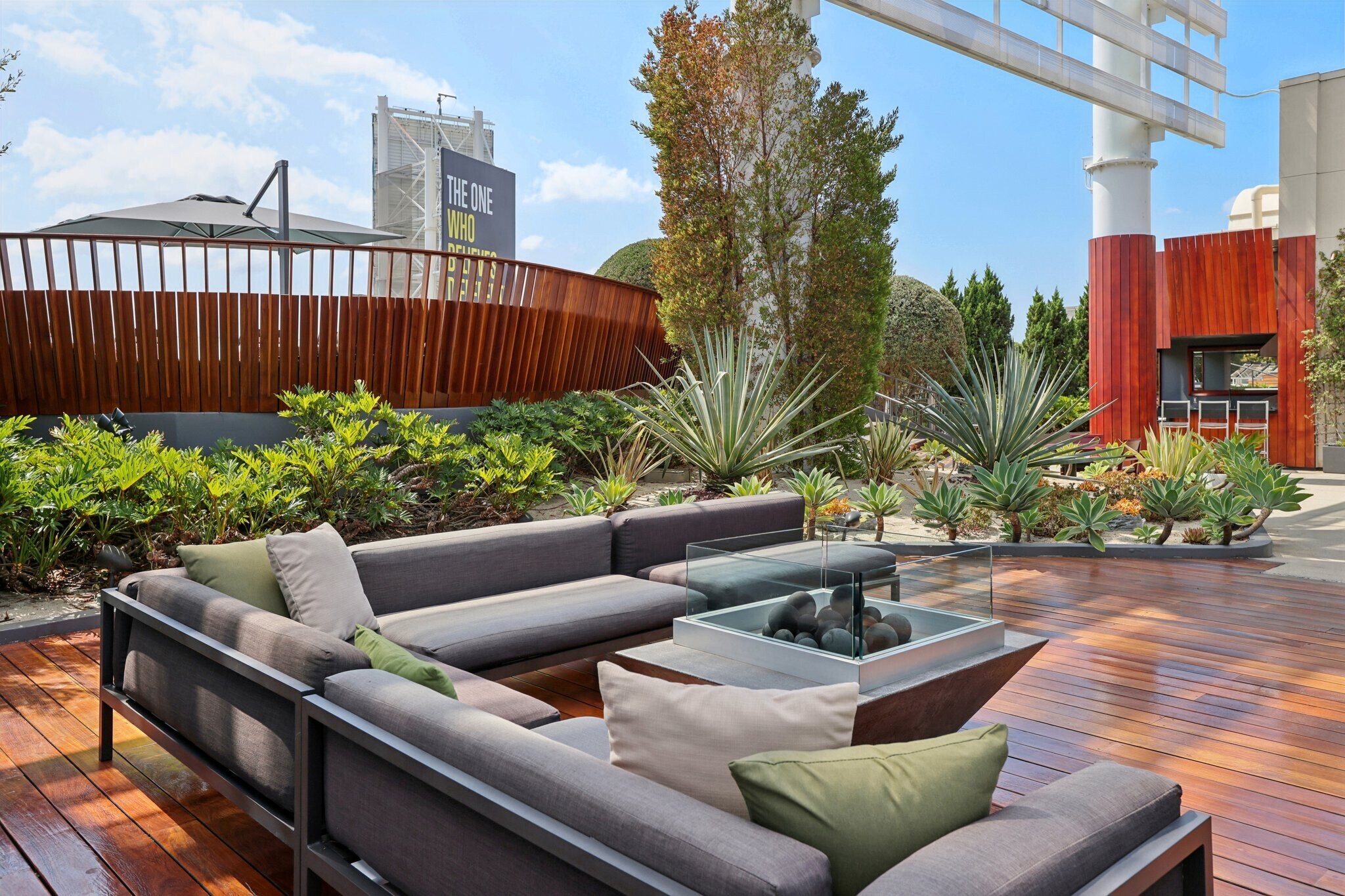 Building Photo - 6250 HOLLYWOOD Blvd