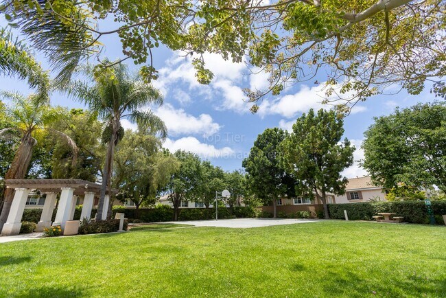 Building Photo - Gorgeous upgraded 4 bed 2.5 bath 2,216 sqft home with Remodeled Kitchen, Hardwood Floors, Tesla S...