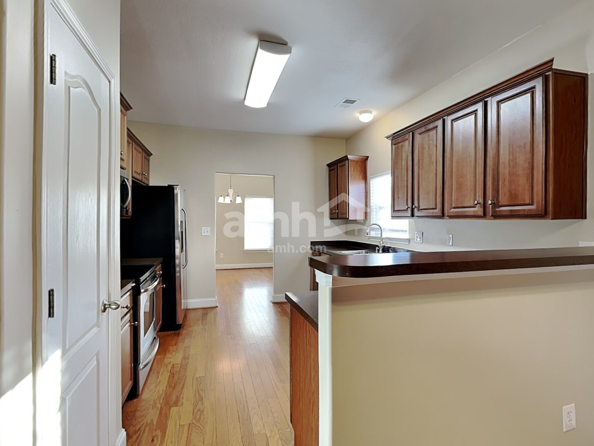 Building Photo - 147 Scottish Ave