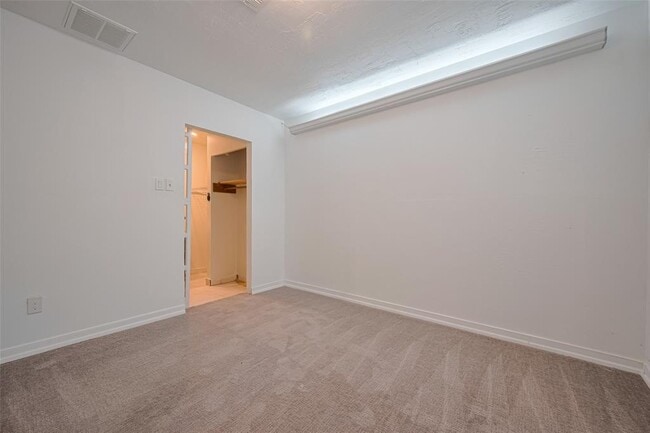 Building Photo - 241 W Rittenhouse St