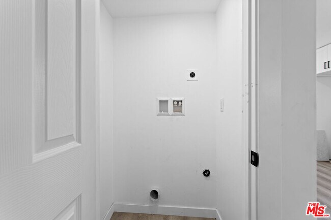 Building Photo - 442 E 118th St