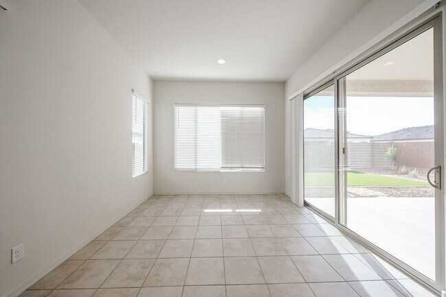 Building Photo - 4 Bedroom Home in Asante Community