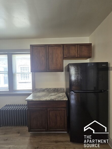 Building Photo - 838 N Massasoit Ave