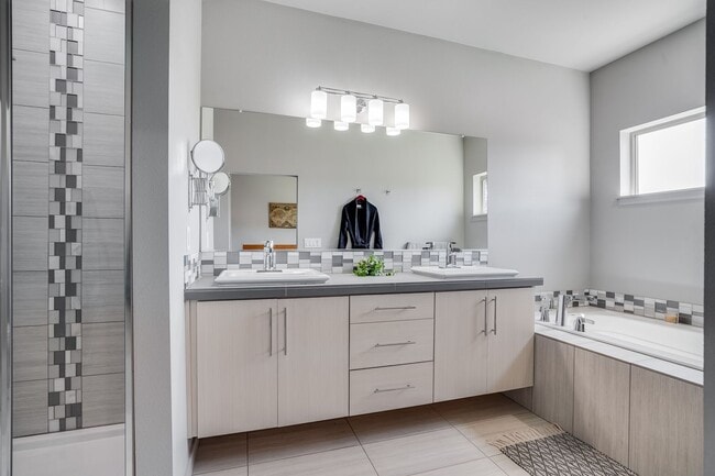 Building Photo - Beautiful 4 Bed, 3.5 Bath Rental Home in C...