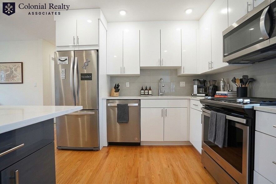 Building Photo - 15 Kelley Ct