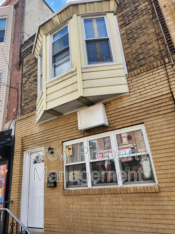 Building Photo - 1344 S 9th St
