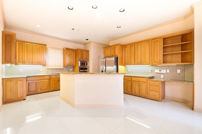 Building Photo - 3 Bedroom/2 Bath Stone Oak Subdivision