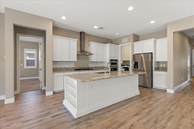 Building Photo - Lovely Home!