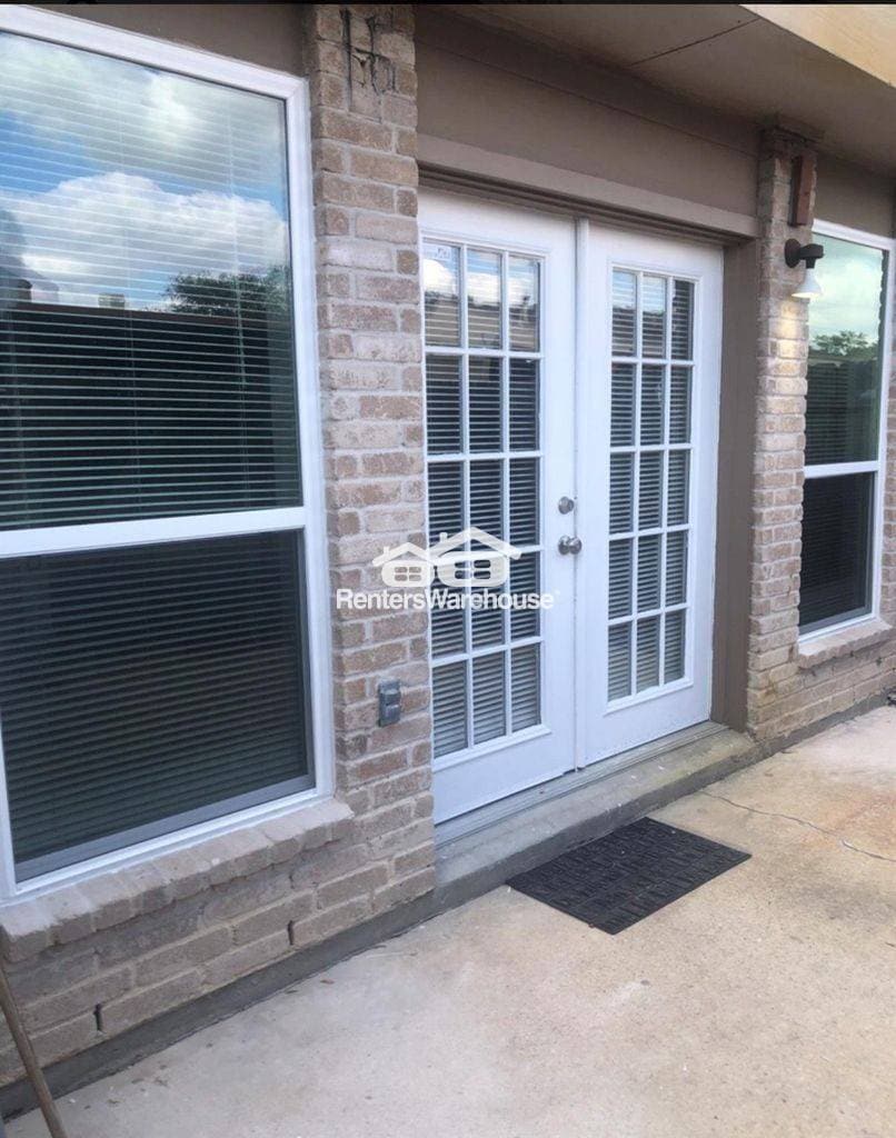 Building Photo - 6456 Kentwick Dr