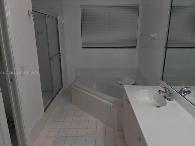 Building Photo - 9414 SW 164th Ct