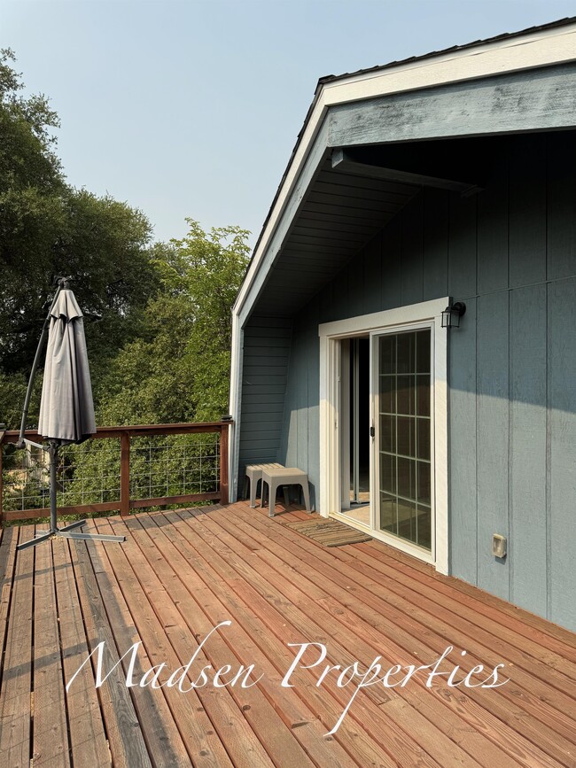 Building Photo - 20 Fairhill Dr