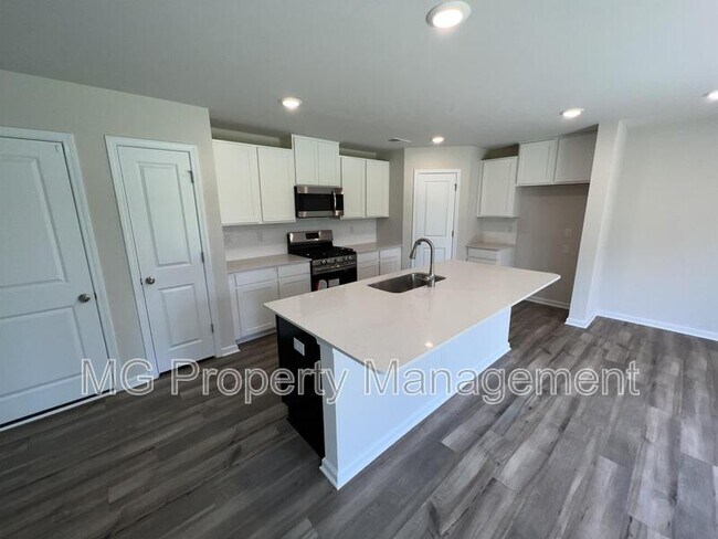 Building Photo - 1367 Woodhouse Dr