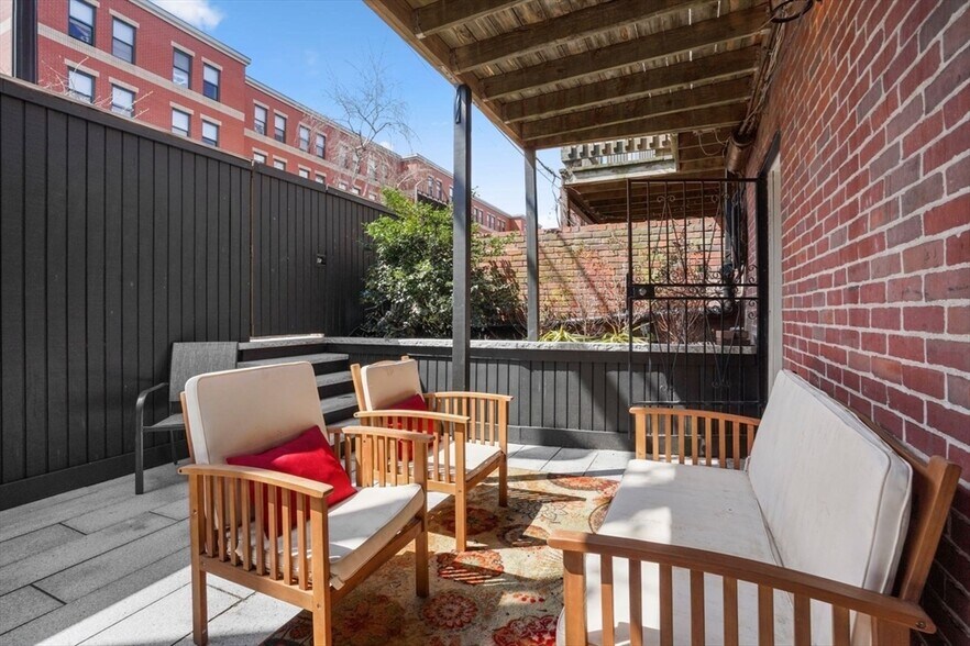 Primary Photo - 685 Massachusetts Ave