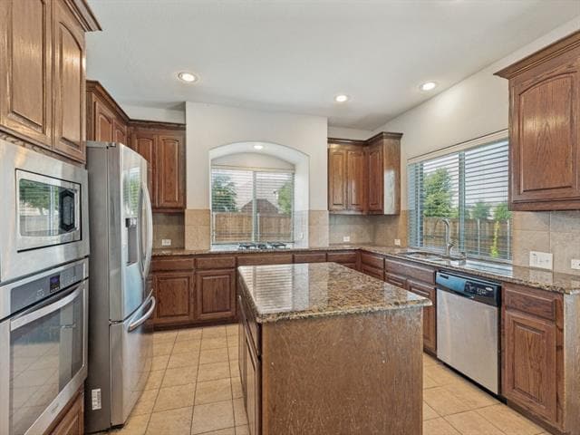 Building Photo - 2965 Lakemont Dr