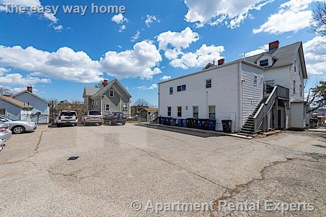 Building Photo - 5 Munroe St