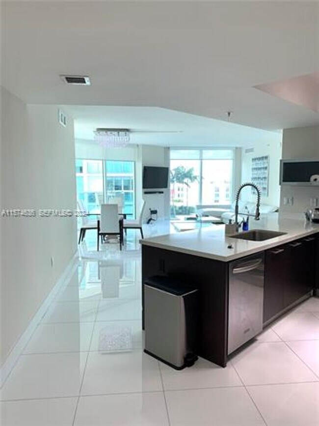 Building Photo - 250 Sunny Isles Blvd