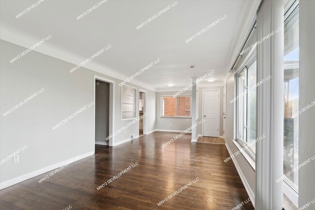Building Photo - Completely Renovated 3-bedroo, 1.5-bathroo...