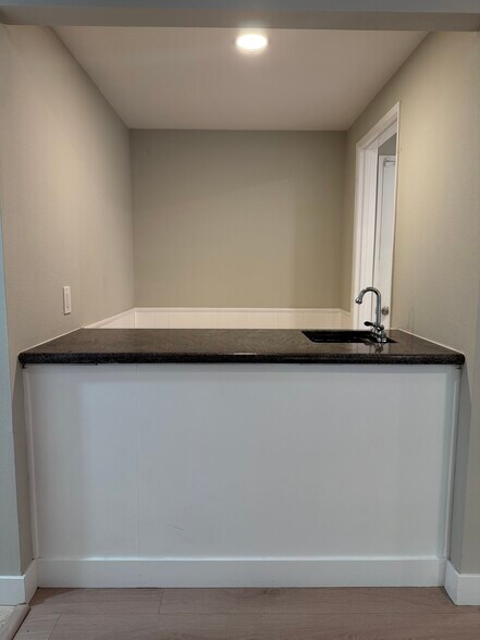 Building Photo - 15782 Butterfield St